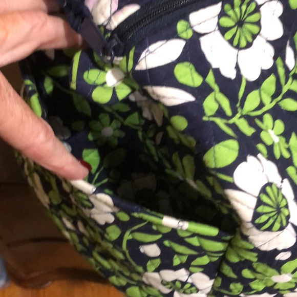 Vera Bradley duffle Large - Picture 4 of 10